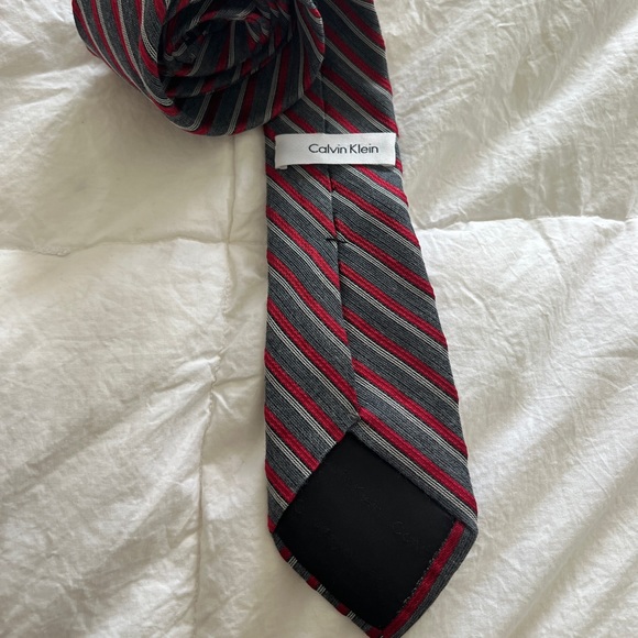 CALVIN KLEIN Silk Tie - Picture 2 of 5